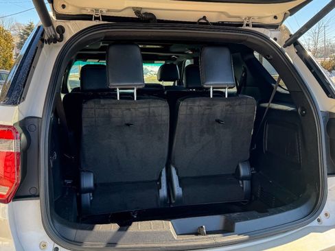 Used 2016 Ford Explorer Platinum image 21