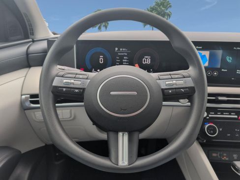 Used 2026 Hyundai Tucson SEL FWD image 12