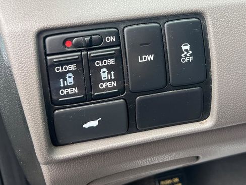 Used 2016 Honda Odyssey EX-L image 18
