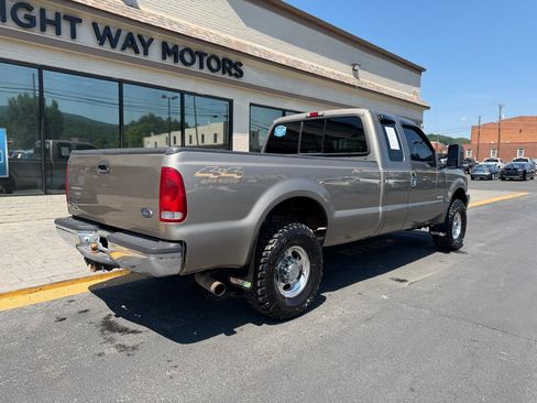 Used 2004 Ford F250 Lariat AWD/4WD image 3