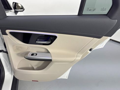 Used 2025 Mercedes-Benz GLC 300 image 48