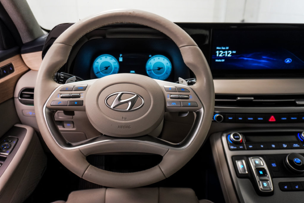 Used 2024 Hyundai Palisade Limited FWD image 14