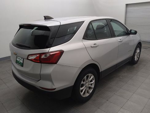Used 2020 Chevrolet Equinox LS FWD image 9