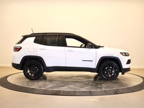 Used 2023 Jeep Compass Altitude w/ Sun and Sound Group image 2