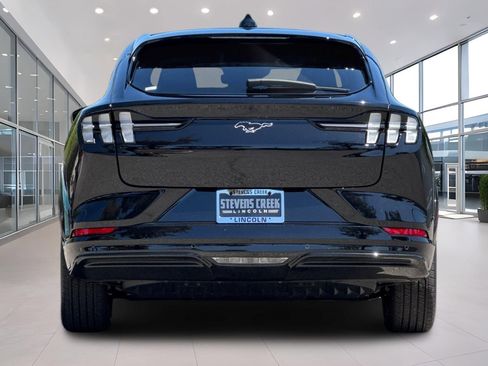Used 2025 Ford Mustang Mach-E Premium w/ Sport Appearance Package image 5