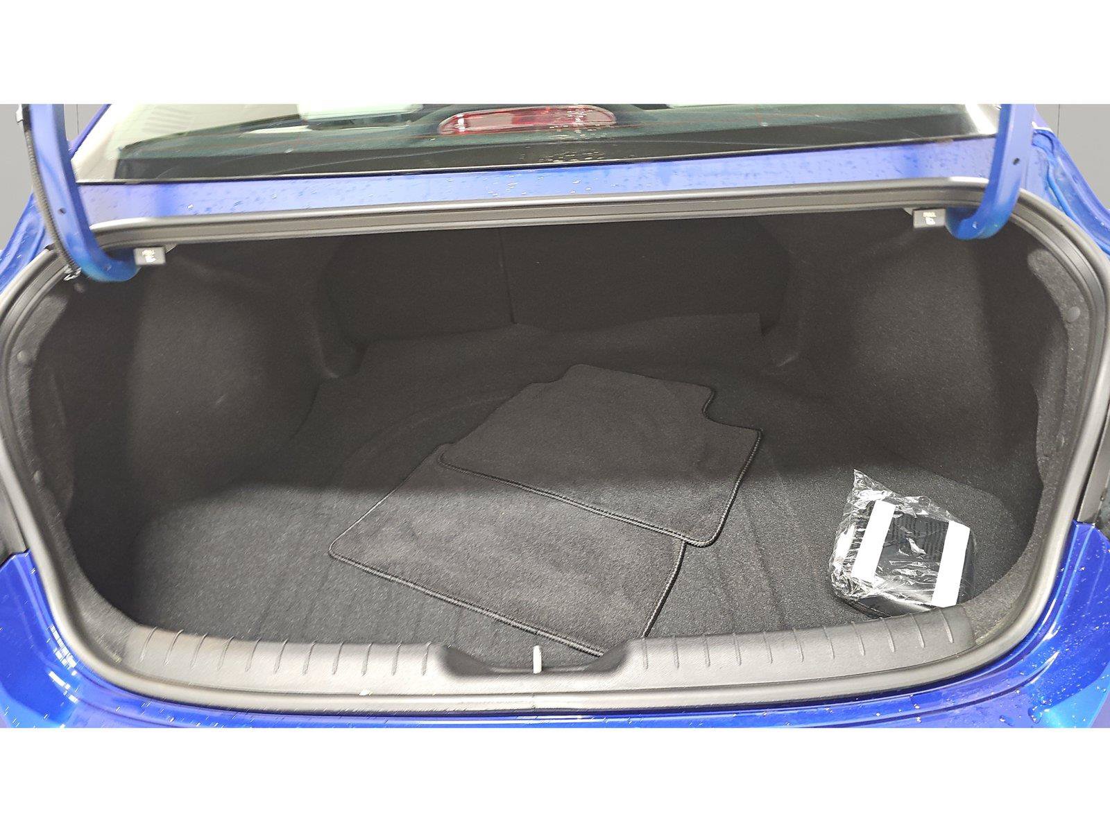 Used 2024 Hyundai Elantra Limited FWD image 12