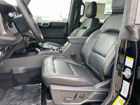 New 2025 Ford Bronco Badlands image 7