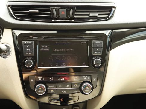 Used 2021 Nissan Rogue Sport SV FWD image 30
