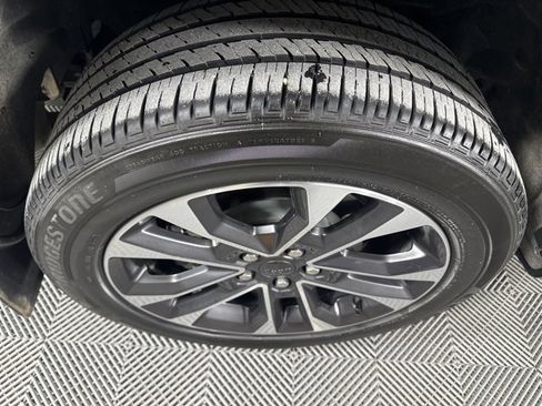 Used 2024 Jeep Grand Cherokee L Overland image 11