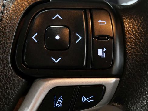Used 2018 Toyota Sienna LE FWD image 18