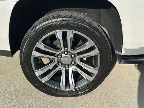 Used 2019 GMC Yukon Denali w/ Denali Ultimate Package AWD/4WD image 17