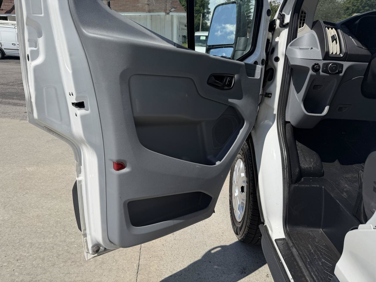 Used 2018 Ford Transit 150 130 Low Roof RWD image 18