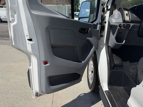 Used 2018 Ford Transit 150 130 Low Roof RWD image 18