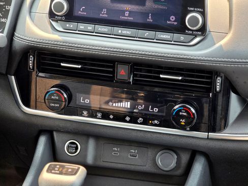 Used 2023 Nissan Rogue SV FWD image 21