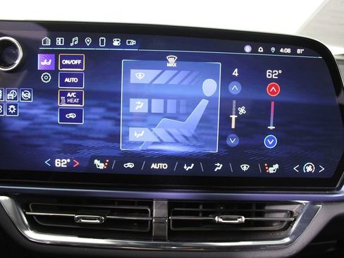 Used 2025 Chevrolet Equinox EV LT w/ Convenience Package image 20