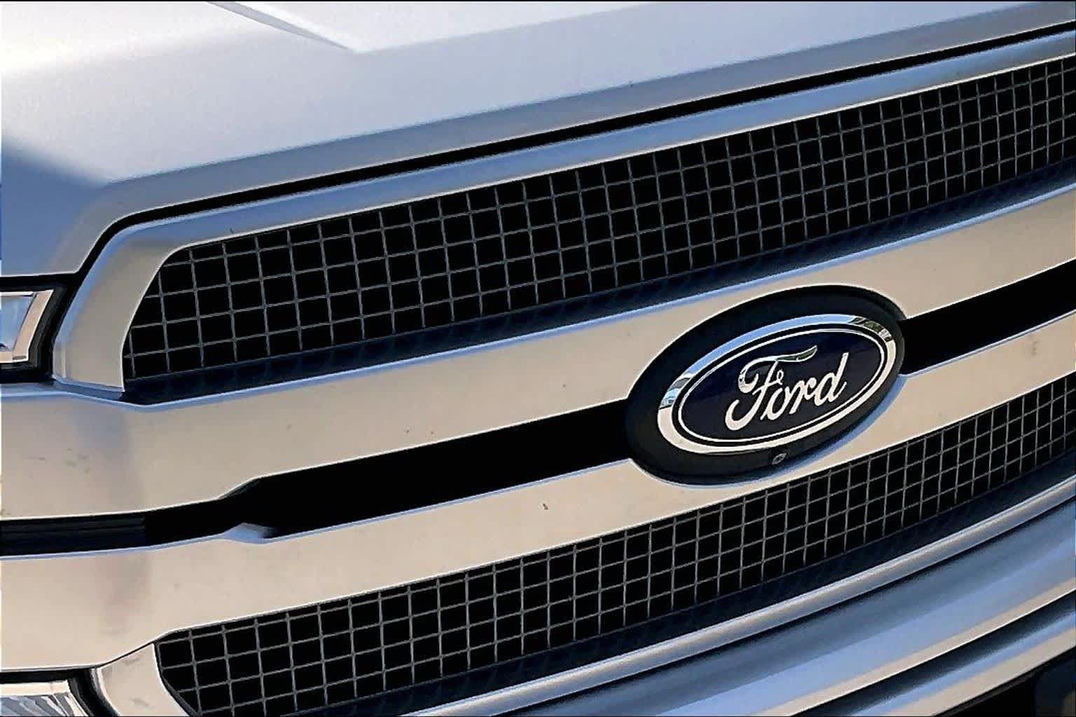 Used 2018 Ford F150 Platinum w/ Equipment Group 701A Luxury AWD/4WD image 29