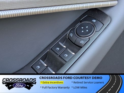 New 2025 Ford Explorer Active image 10