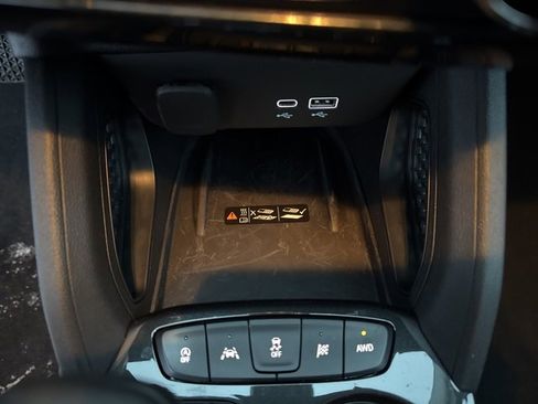 Used 2024 Chevrolet TrailBlazer LT w/ Convenience Package image 16