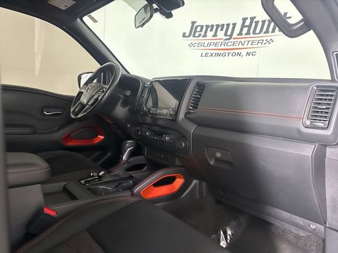 Used 2022 Nissan Frontier PRO-4X w/ Off-Road Protection Package AWD/4WD image 29