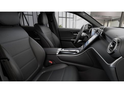 Used 2026 Mercedes-Benz GLC 300 4MATIC image 4