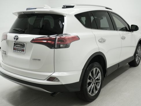 Used 2018 Toyota RAV4 Limited FWD image 3