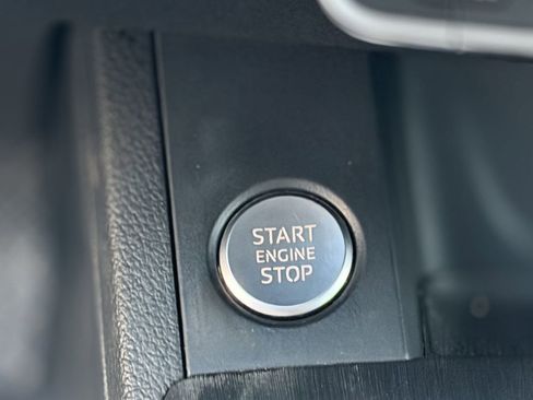 Used 2017 Audi A4 2.0T Premium image 29