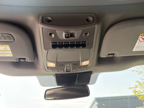 Used 2021 Ford F250 Lariat w/ Lariat Ultimate Package AWD/4WD image 25