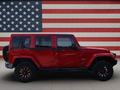 Used 2016 Jeep Wrangler Unlimited Sahara w/ Connectivity Group image 7