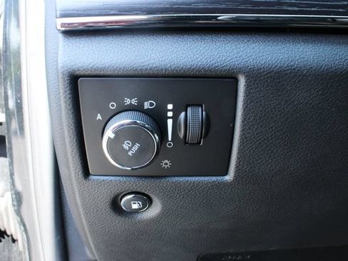 Used 2019 Jeep Grand Cherokee High Altitude AWD/4WD image 16
