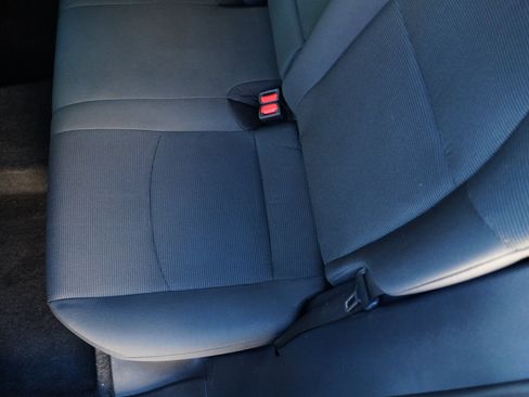 Used 2021 Toyota RAV4 LE image 13