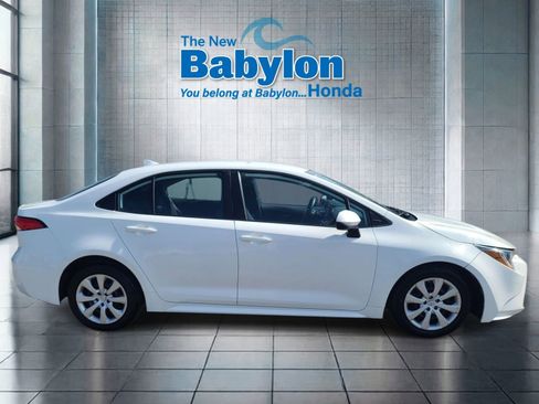 Used 2023 Toyota Corolla LE image 4