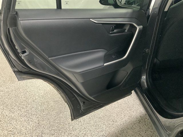 Used 2023 Toyota RAV4 LE AWD/4WD image 17