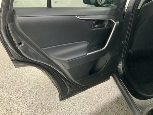 Used 2023 Toyota RAV4 LE AWD/4WD image 17