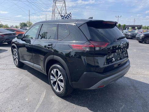 Used 2021 Nissan Rogue SV FWD image 3