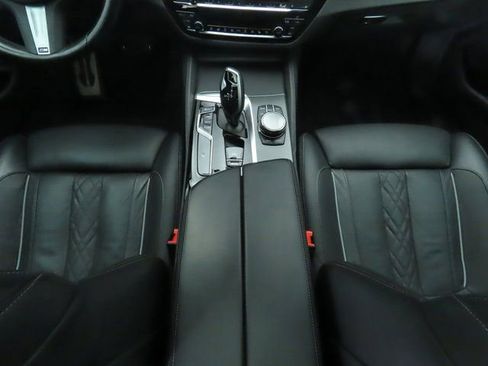 Used 2023 BMW M550i xDrive w/ Executive Package image 16