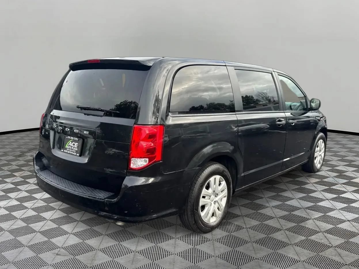 Used 2019 Dodge Grand Caravan SE FWD image 5