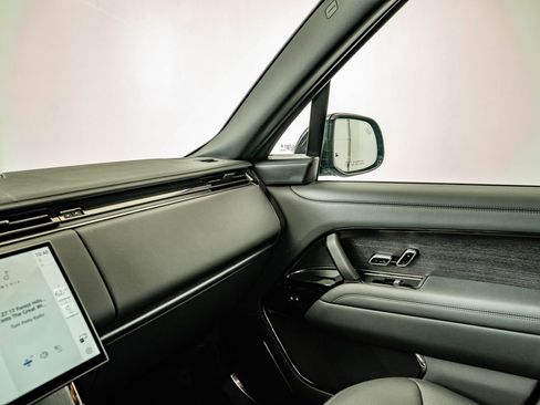 New 2026 Land Rover Range Rover SV AWD/4WD image 27