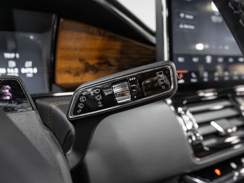 Used 2022 Lincoln Navigator Black Label image 9