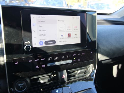 Used 2025 Subaru Solterra Premium image 15