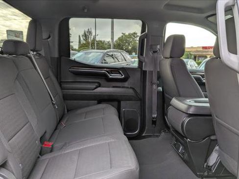 Used 2024 GMC Sierra 1500 SLE image 21