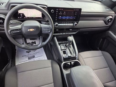 Used 2025 Chevrolet Colorado W/T RWD image 11
