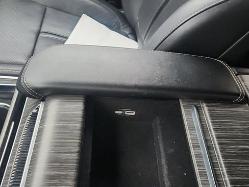 Used 2024 Jeep Wagoneer L Series II w/ Flexible Seating Group image 20