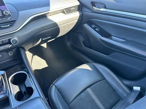 Used 2024 Nissan Altima 2.5 SR image 15