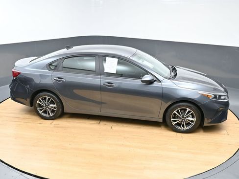 Used 2024 Kia Forte LXS FWD image 7