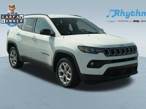 Used 2025 Jeep Compass Latitude AWD/4WD image 1