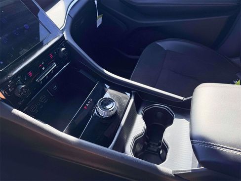 Used 2024 Jeep Grand Cherokee L Laredo image 25