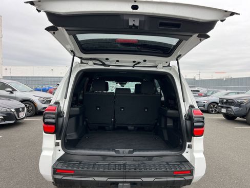 Used 2025 Toyota 4Runner SR5 image 31