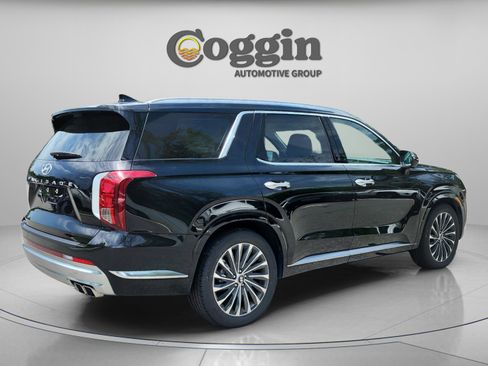 Used 2023 Hyundai Palisade Calligraphy w/ Cargo Package FWD image 5