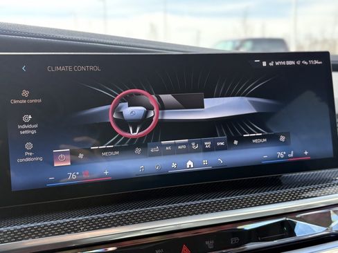 Used 2025 BMW 760i xDrive 760i xDrive image 25