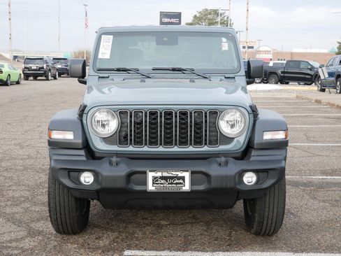 Used 2025 Jeep Wrangler Sport S image 4